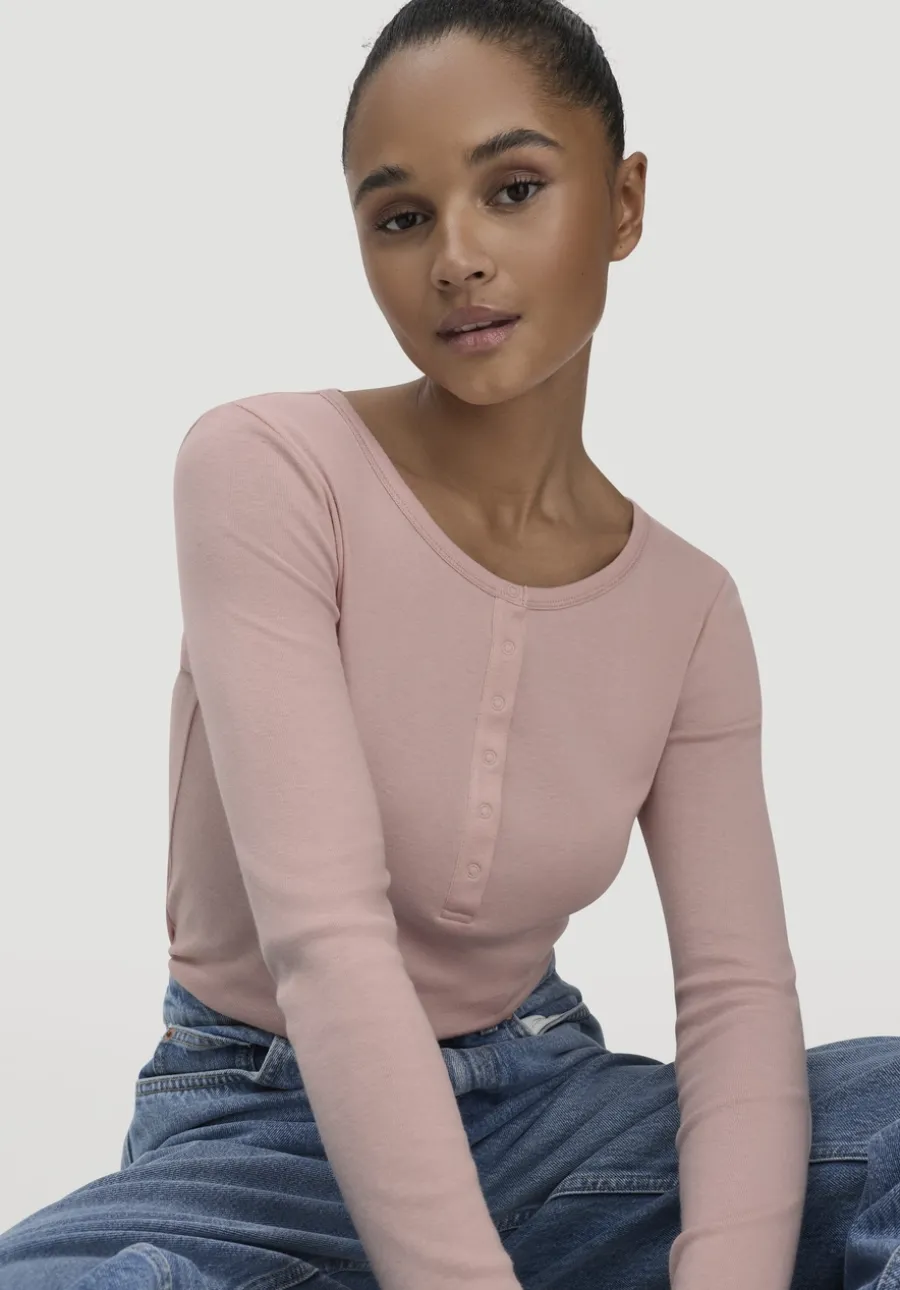 Softrib Longsleeve Henley Fitted aus Bio-Baumwolle und Tencel™ Modal von hessnatur